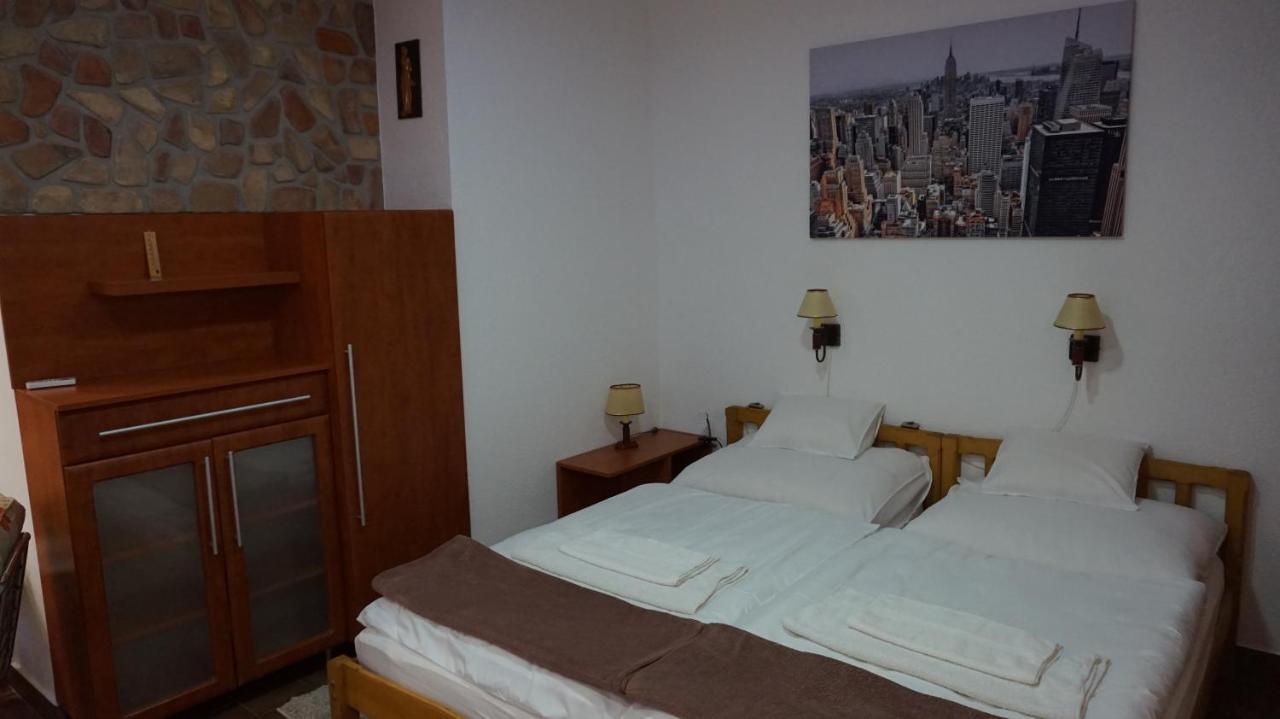 Chloe Apartman Szigetvár Exterior foto